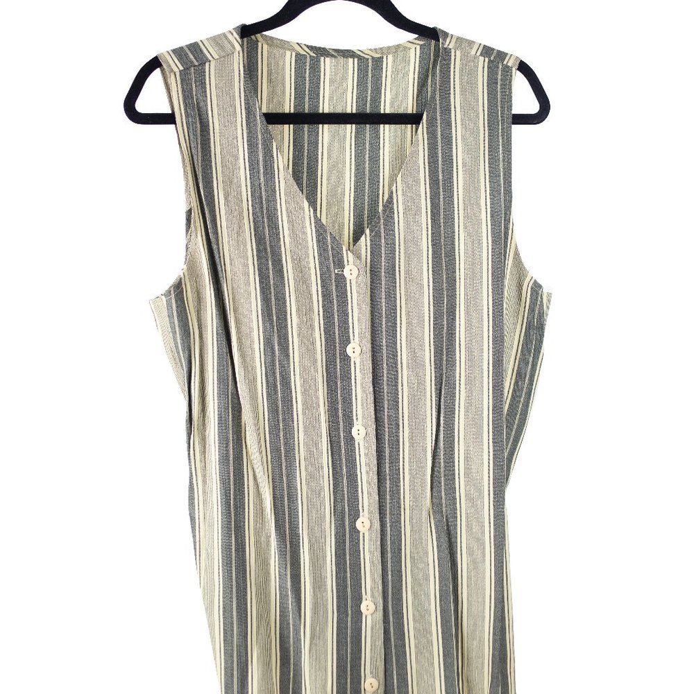 Striped, lightweight vest with adjustable back tie